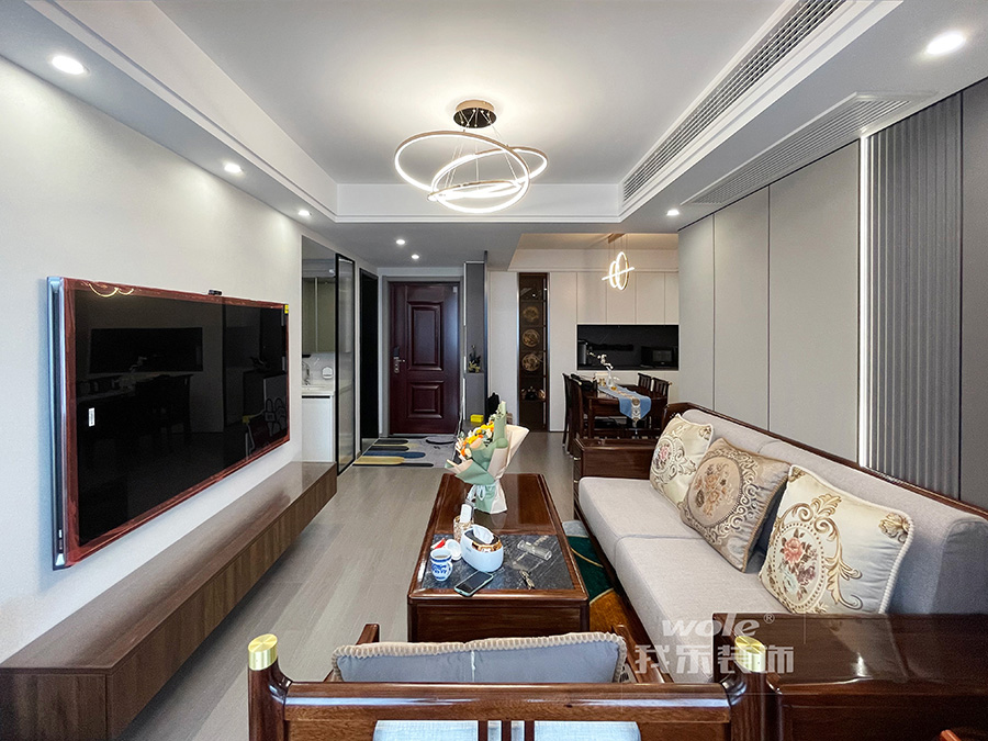 我樂裝飾實景案例：95平新中式+現(xiàn)代簡約的結(jié)合，還原不一樣的東方美學(xué)。