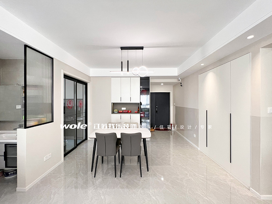 實(shí)景案例 | 北外灘水城117平現(xiàn)代簡(jiǎn)約風(fēng)，網(wǎng)紅“杏子灰”搭配的舒適空間。